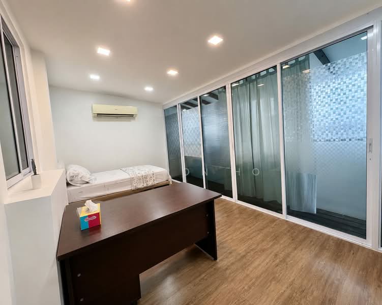 Elias Terrace, Elias Terrace, 5 Bedrooms, 3,700 sqft, Terraced House For Sale, by Sharon Ho, 500166183 - Bedroom - PropertyGuru.com.sg