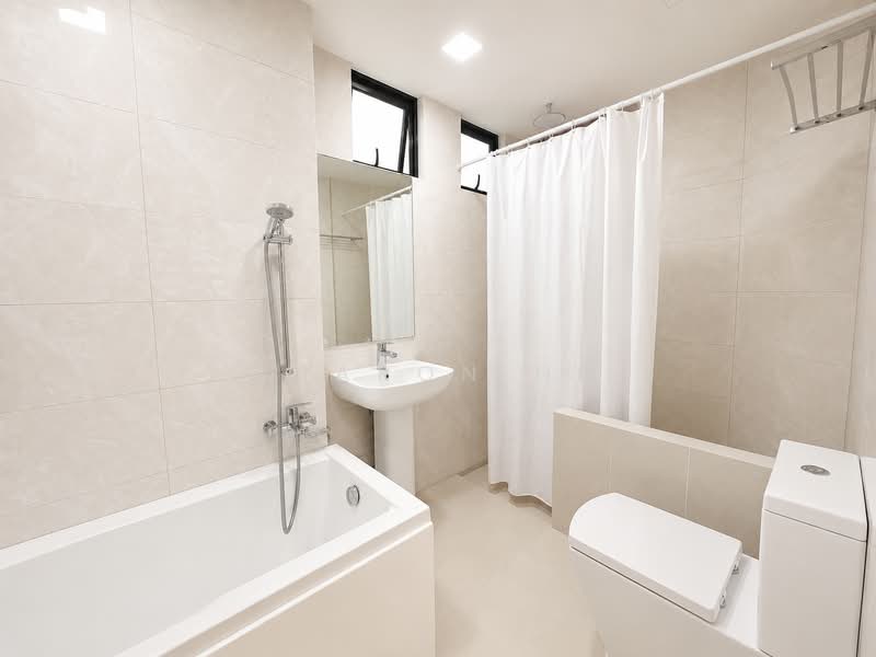Elias Terrace, Elias Terrace, 5 Bedrooms, 3,700 sqft, Terraced House For Sale, by Sharon Ho, 500166183 - Bathroom - PropertyGuru.com.sg