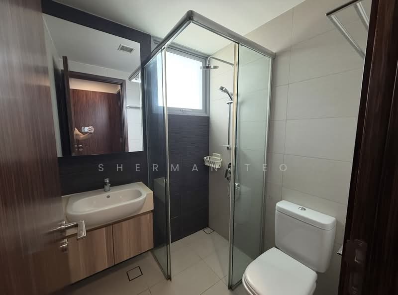 Natura @ Hillview, 22 Hillview Terrace, 3 Bedrooms, 710 sqft, Condominium For Rent, by Sherman Teo, 500166197 - Bathroom - PropertyGuru.com.sg
