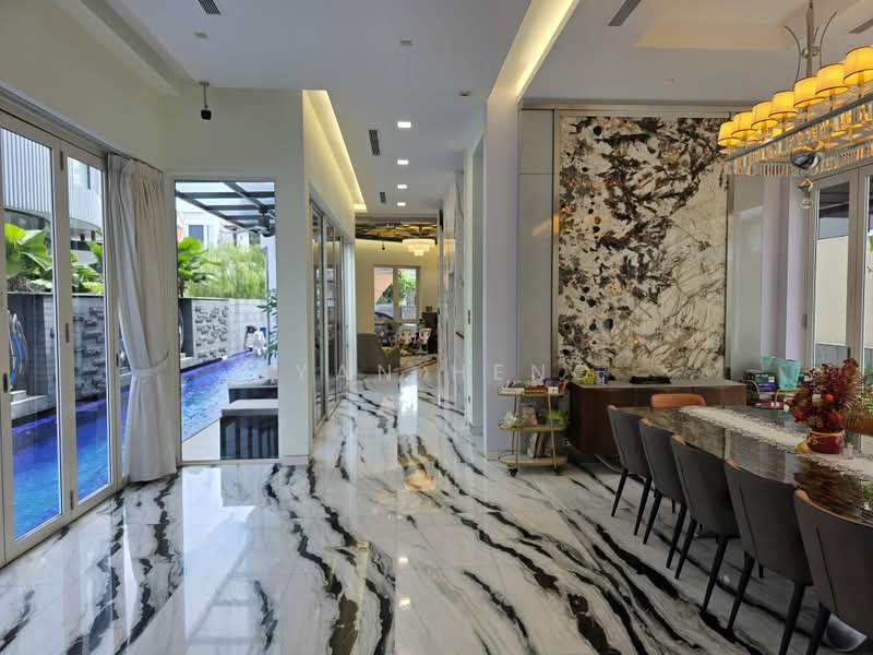 Open House | Fully Rebuilt in 2017 | Luxurious Detached Home w. Basement, Lift & Pool | 7,500 sqft, , 6 Bedrooms, 7,500 sqft, Detached House For Sale, by Ryan Heng, 500166203 - Corridor - PropertyGuru.com.sg
