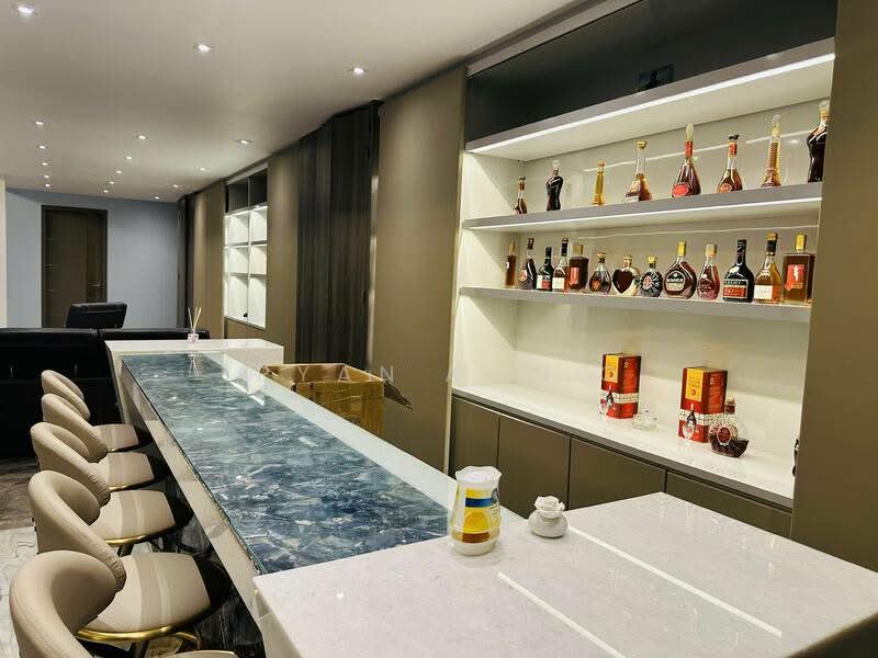 Open House | Fully Rebuilt in 2017 | Luxurious Detached Home w. Basement, Lift & Pool | 7,500 sqft, , 6 Bedrooms, 7,500 sqft, Detached House For Sale, by Ryan Heng, 500166203 - Interior - PropertyGuru.com.sg