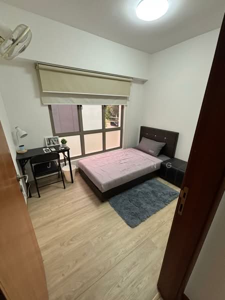 Palm Mansions, 345 Pasir Panjang Road, Room Rental, 150 sqft, Apartment For Rent, by Julie Kong, 500166213 - Bedroom - PropertyGuru.com.sg