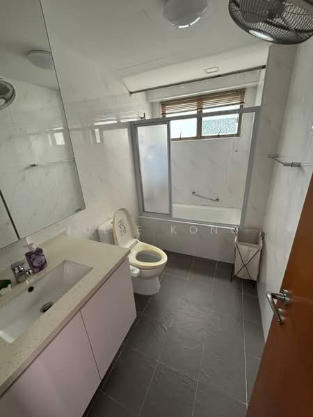 Palm Mansions, 345 Pasir Panjang Road, Room Rental, 150 sqft, Apartment For Rent, by Julie Kong, 500166213 - Bathroom - PropertyGuru.com.sg