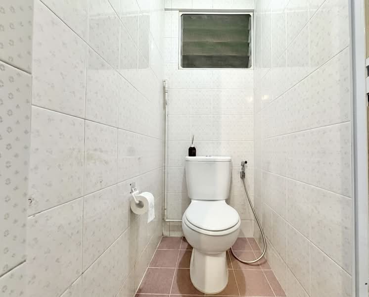 159 Lorong 1 Toa Payoh, 159 Lorong 1 Toa Payoh, 3 Bedrooms, 700 sqft, HDB Flat For Sale, by Melody Liew, 500166246 - Bathroom - PropertyGuru.com.sg