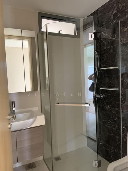 Skies Miltonia, 33 Miltonia Close, 4 Bedrooms, 1,313 sqft, Condominium For Sale, by Jin Aizhen, 500166249 - Bathroom - PropertyGuru.com.sg