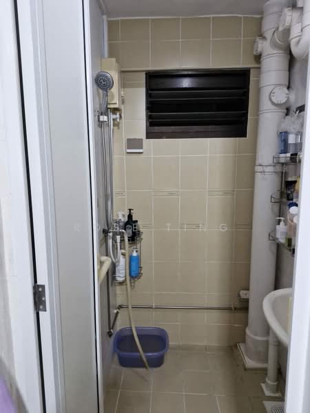 213 Lorong 8 Toa Payoh, 213 Lorong 8 Toa Payoh, Room Rental, 150 sqft, HDB Flat For Rent, by Rose Ting, 500166255 - Bathroom - PropertyGuru.com.sg