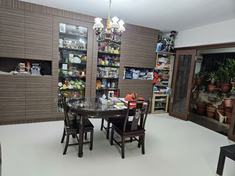 213 Petir Road, 213 Petir Road, 4 Bedrooms, 1,313 sqft, HDB Flat For Sale, by Patrick Chee, 500166258 - Dining Room - PropertyGuru.com.sg