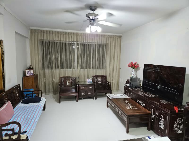 213 Petir Road, 213 Petir Road, 4 Bedrooms, 1,313 sqft, HDB Flat For Sale, by Patrick Chee, 500166258 - Living Room - PropertyGuru.com.sg