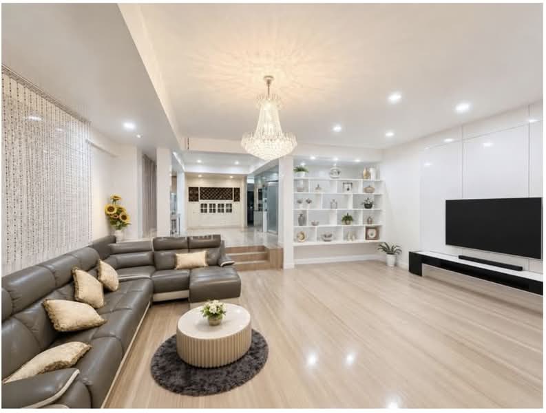 Jalan Anggerek, Jalan Anggerek, 10+ Bedrooms, 5,335 sqft, Corner Terrace For Sale, by Renick Chua, 500166260 - Living Room - PropertyGuru.com.sg