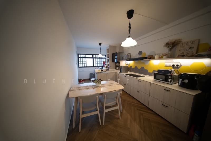 160 Yishun Street 11, 160 Yishun Street 11, 2 Bedrooms, 721 sqft, HDB Flat For Sale, by KENNETH CHUA, 500166270 - Kitchen - PropertyGuru.com.sg
