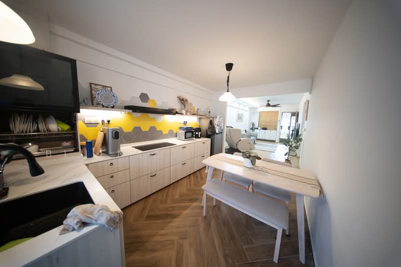 160 Yishun Street 11, 160 Yishun Street 11, 2 Bedrooms, 721 sqft, HDB Flat For Sale, by KENNETH CHUA, 500166270 - Kitchen - PropertyGuru.com.sg