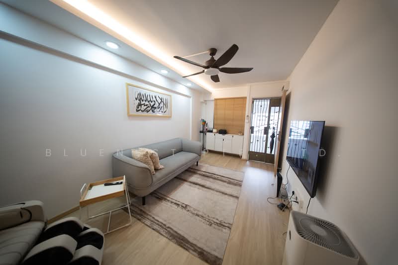 160 Yishun Street 11, 160 Yishun Street 11, 2 Bedrooms, 721 sqft, HDB Flat For Sale, by KENNETH CHUA, 500166270 - Living Room - PropertyGuru.com.sg