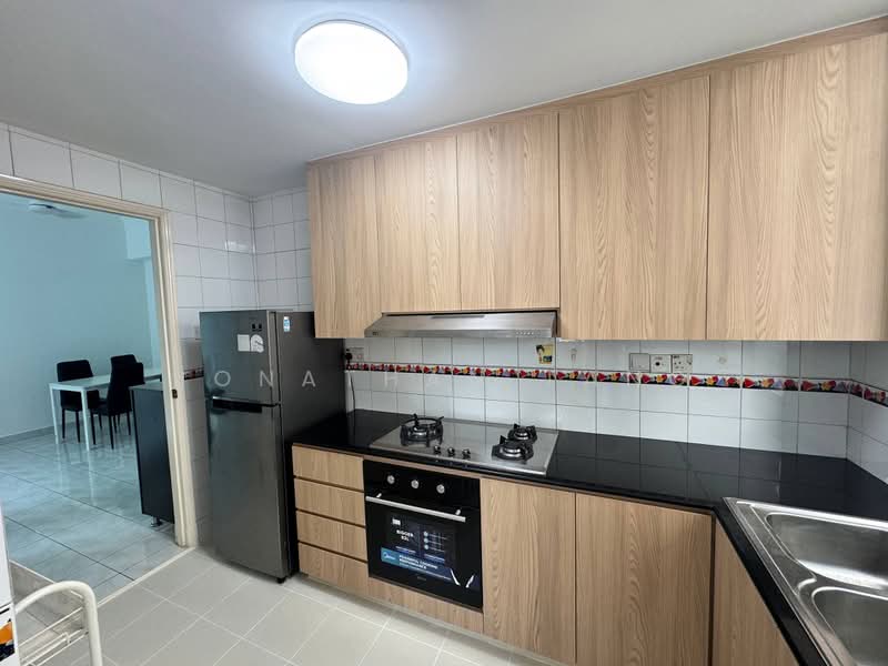 Euro-Asia Park, 25 Woodleigh Close, 2 Bedrooms, 764 sqft, Condominium For Rent, by Jonathan Tang, 500166272 - Kitchen - PropertyGuru.com.sg