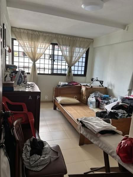 154 Yishun Street 11, 154 Yishun Street 11, 5 Bedrooms, 1,302 sqft, HDB Flat For Sale, by April Chia, 500166281 - Bedroom - PropertyGuru.com.sg