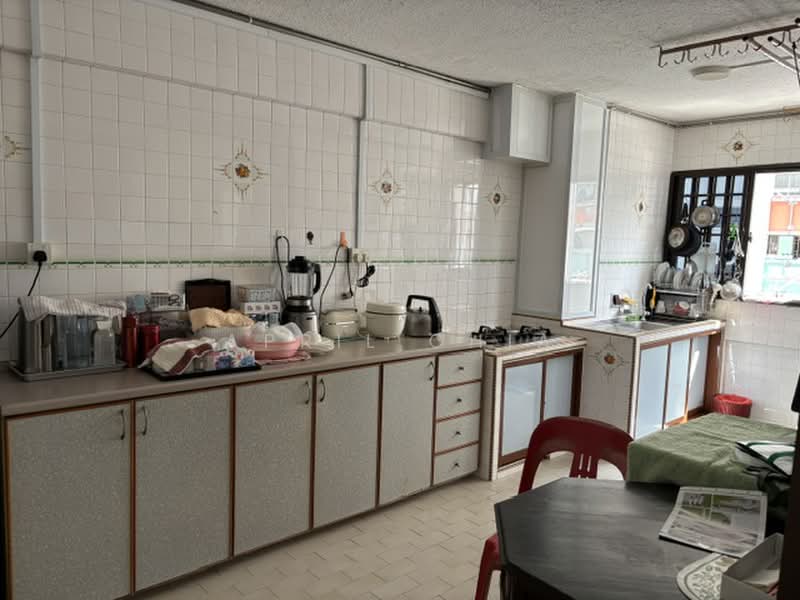 154 Yishun Street 11, 154 Yishun Street 11, 5 Bedrooms, 1,302 sqft, HDB Flat For Sale, by April Chia, 500166281 - Kitchen - PropertyGuru.com.sg