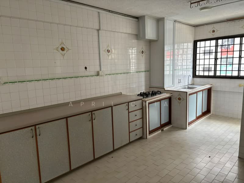 154 Yishun Street 11, 154 Yishun Street 11, 3 Bedrooms, 1,302 sqft, HDB Flat For Sale, by April Chia, 500166281 - Kitchen - PropertyGuru.com.sg