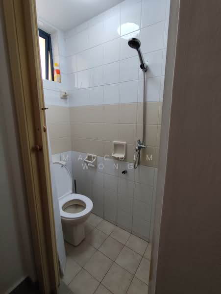 Westcove Condo, 10 West Coast Crescent, Room Rental, 130 sqft, Condominium For Rent, by Malcolm Wong, 500166285 - Bathroom - PropertyGuru.com.sg