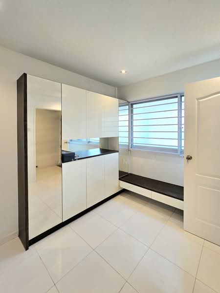 526 Serangoon North Avenue 4, 526 Serangoon North Avenue 4, 3 Bedrooms, 900 sqft, HDB Flat For Rent, by Amin Mak, 500166290 - Entrance Foyer - PropertyGuru.com.sg
