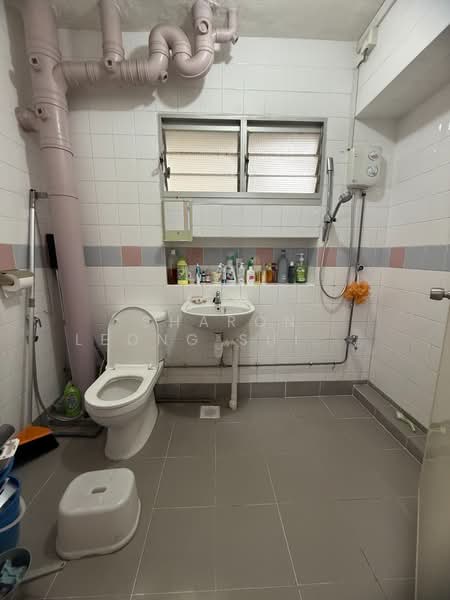 614 Choa Chu Kang Street 62, 614 Choa Chu Kang Street 62, 3 Bedrooms, 1,367 sqft, HDB Flat For Sale, by Sharon Leong Suit LAN, 500166311 - Bathroom - PropertyGuru.com.sg