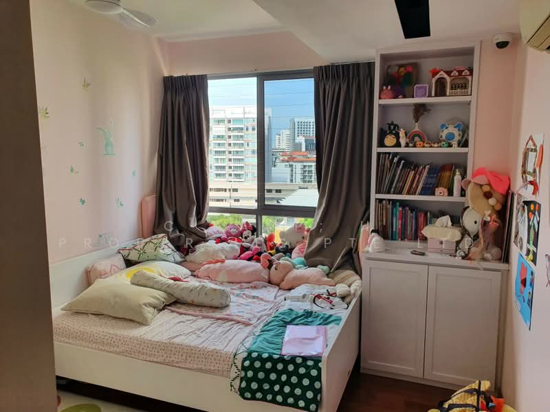 Waterford Residence, 21 Kim Yam Road, 4 Bedrooms, 1,819 sqft, Condominium For Sale, by TAN WAN TENG JENNY, 500166320 - Bedroom - PropertyGuru.com.sg