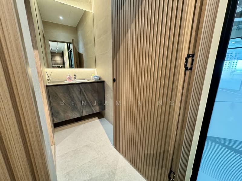 The Central, 6 Eu Tong Sen Street, 883 sqft, Office For Rent, by Benjamin Ng, 500166334 - Bathroom - CommercialGuru.com.sg