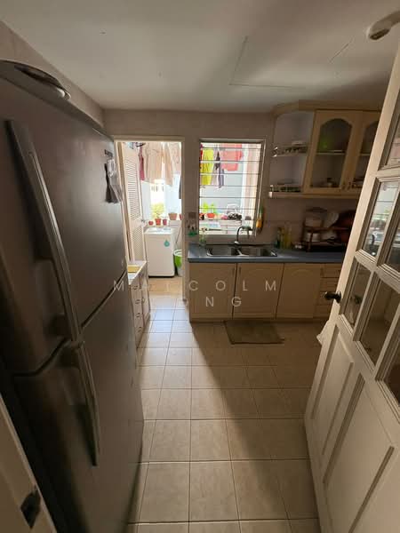 Monarchy Apartments, 51 Mandalay Road, Room Rental, 130 sqft, Apartment For Rent, by Malcolm Wong, 500166350 - Kitchen - PropertyGuru.com.sg