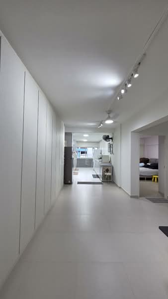 556 Ang Mo Kio Avenue 10, 556 Ang Mo Kio Avenue 10, 1 Bedroom, 925 sqft, HDB Flat For Rent, by Kidd Chen, 500166352 - Corridor - PropertyGuru.com.sg