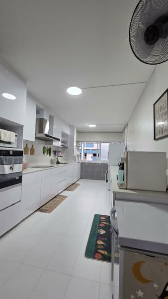 556 Ang Mo Kio Avenue 10, 556 Ang Mo Kio Avenue 10, 1 Bedroom, 925 sqft, HDB Flat For Rent, by Kidd Chen, 500166352 - Kitchen - PropertyGuru.com.sg
