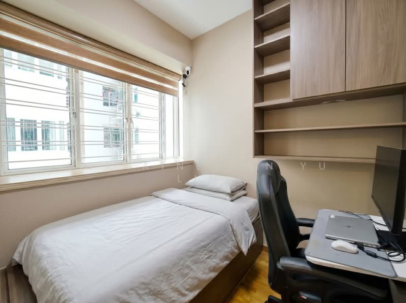 Sunglade, 5 Serangoon Avenue 2, 3 Bedrooms, 1,109 sqft, Condominium For Sale, by Lorraine Tan Yu Lin, 500166355 - Bedroom - PropertyGuru.com.sg