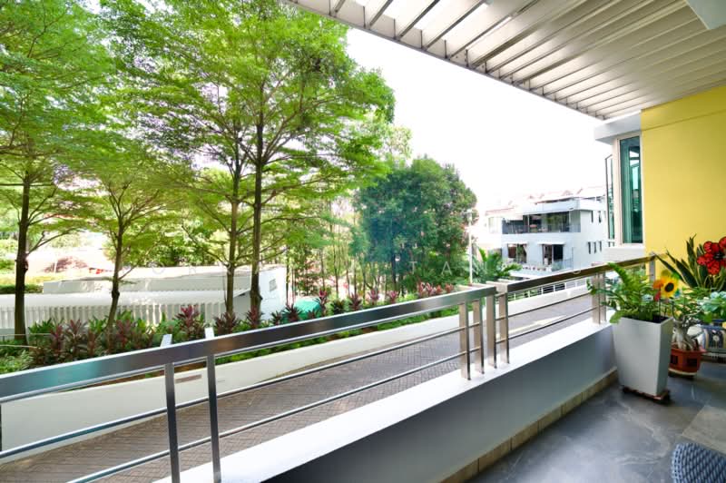 Sunglade, 5 Serangoon Avenue 2, 3 Bedrooms, 1,109 sqft, Condominium For Sale, by Lorraine Tan Yu Lin, 500166355 - Balcony - PropertyGuru.com.sg