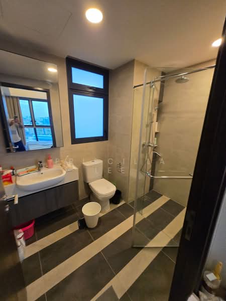 Parc Riviera, 103 West Coast Vale, 4 Bedrooms, 1,152 sqft, Condominium For Rent, by Priscilla Lee, 500166357 - Bathroom - PropertyGuru.com.sg