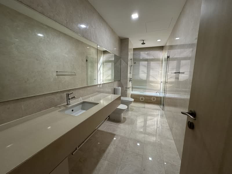 The Botanic on Lloyd, 33 Lloyd Road, 4 Bedrooms, 3,488 sqft, Condominium For Rent, by Janet Foo, 500166358 - Bathroom - PropertyGuru.com.sg