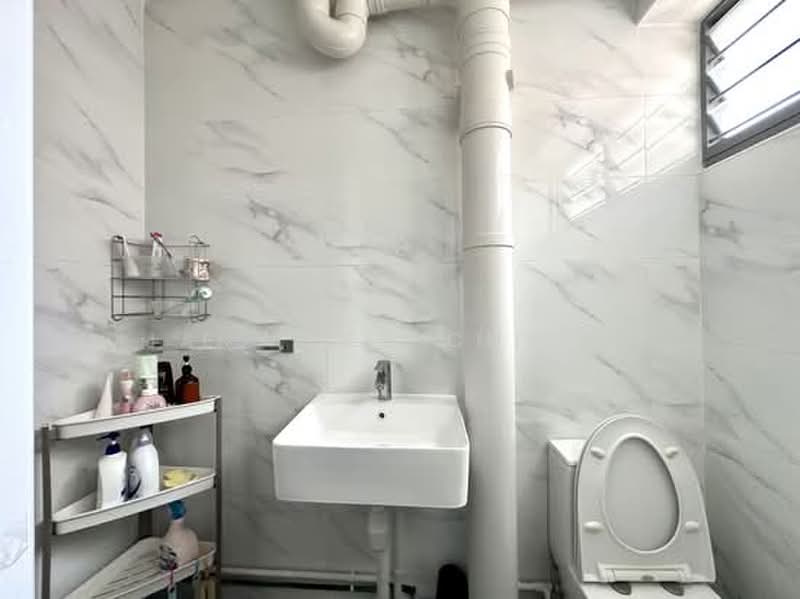 4 Toh Yi Drive, 4 Toh Yi Drive, 4 Bedrooms, 1,313 sqft, HDB Flat For Sale, by Esther Chye, 500166363 - Bathroom - PropertyGuru.com.sg