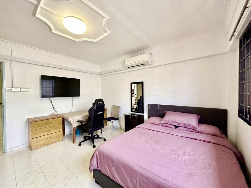 805 Yishun Ring Road, 805 Yishun Ring Road, 3 Bedrooms, 1,313 sqft, HDB Flat For Sale, by Viki Hue, 500166366 - Bedroom - PropertyGuru.com.sg