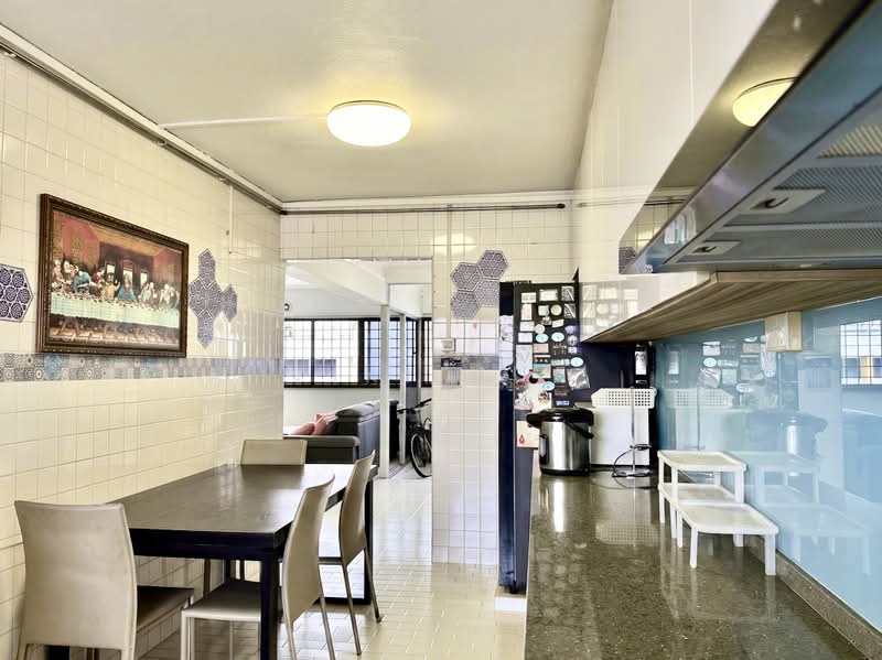 805 Yishun Ring Road, 805 Yishun Ring Road, 3 Bedrooms, 1,313 sqft, HDB Flat For Sale, by Viki Hue, 500166366 - Kitchen - PropertyGuru.com.sg