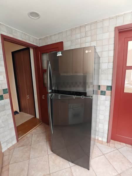 Emerald Garden, 33 Club Street, Room Rental, 120 sqft, Condominium For Rent, by Steve Voon, 500166367 - Kitchen - PropertyGuru.com.sg