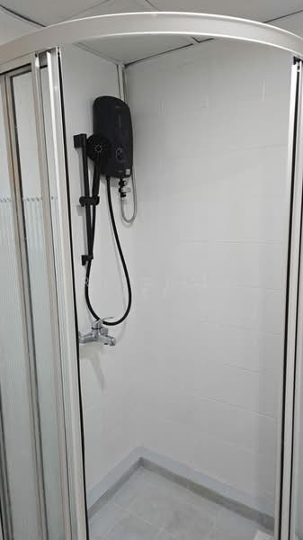 Central Green, 5 Jalan Membina, Room Rental, 200 sqft, Condominium For Rent, by Priscilla Lee, 500166370 - Bathroom - PropertyGuru.com.sg