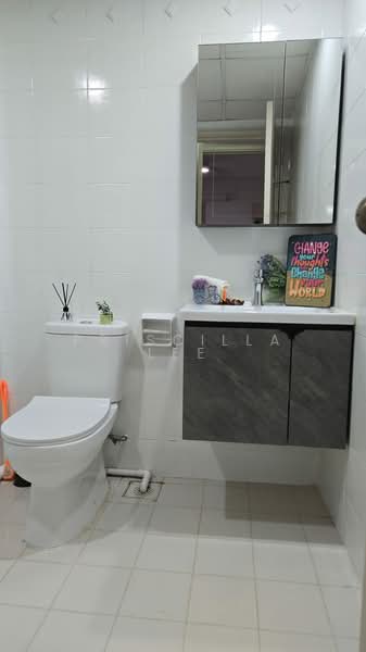 Central Green, 5 Jalan Membina, Room Rental, 200 sqft, Condominium For Rent, by Priscilla Lee, 500166370 - Bathroom - PropertyGuru.com.sg