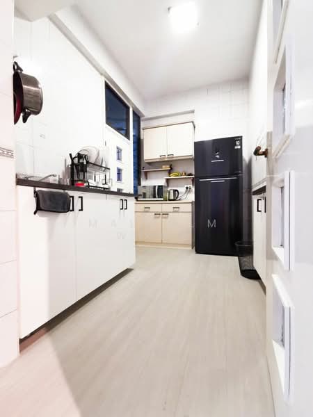 Parc Oasis, 49 Jurong East Avenue 1, Room Rental, 120 sqft, Condominium For Rent, by Malcolm Wong, 500166390 - Kitchen - PropertyGuru.com.sg