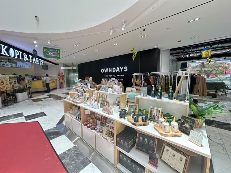 The Heeren, 260 Orchard Road, 2,600 sqft, Mall Shop For Rent, by Ronda Tham, 500166397 - Interior - CommercialGuru.com.sg