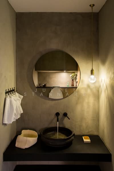 Astrid Meadows, 48 Coronation Road West, 4 Bedrooms, 3,799 sqft, Condominium For Rent, by Juliet Stannard, 500166398 - Bathroom - PropertyGuru.com.sg
