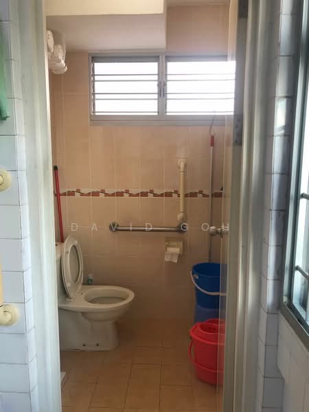 414 Ang Mo Kio Avenue 10, 414 Ang Mo Kio Avenue 10, Room Rental, 150 sqft, HDB Flat For Rent, by David Goh, 500166399 - Bathroom - PropertyGuru.com.sg