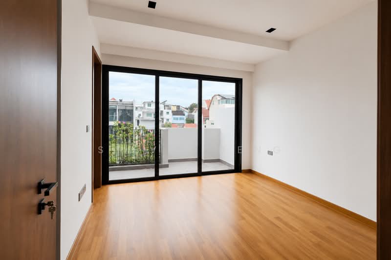 Jalan sankam, , 5 Bedrooms, 4,834 sqft, Terraced House For Sale, by Steven Deng, 500166403 - Balcony - PropertyGuru.com.sg