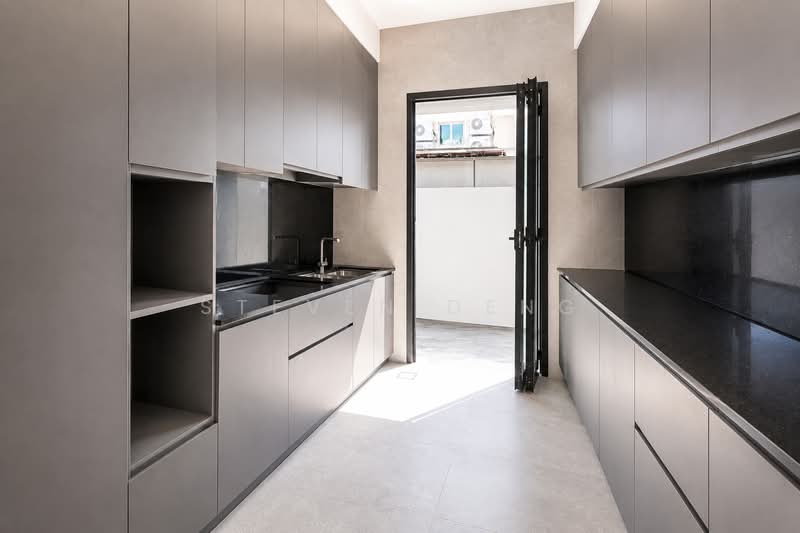 Jalan sankam, , 5 Bedrooms, 4,834 sqft, Terraced House For Sale, by Steven Deng, 500166403 - Kitchen - PropertyGuru.com.sg