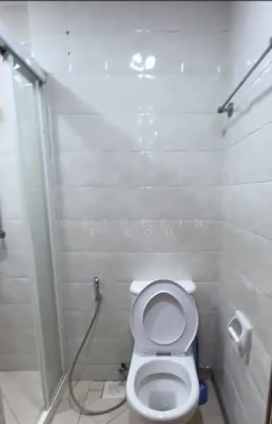 Burlington Square, 175B Bencoolen Street, Room Rental, 100 sqft, Apartment For Rent, by Catherine Koh, 500166411 - Bathroom 0611 - PropertyGuru.com.sg