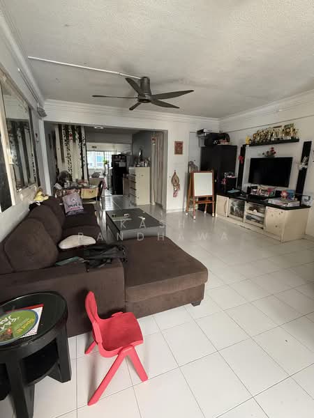 702 Bedok Reservoir Road, 702 Bedok Reservoir Road, 3 Bedrooms, 1,001 sqft, HDB Flat For Rent, by Kash Randhawa, 500166420 - Living Room - PropertyGuru.com.sg