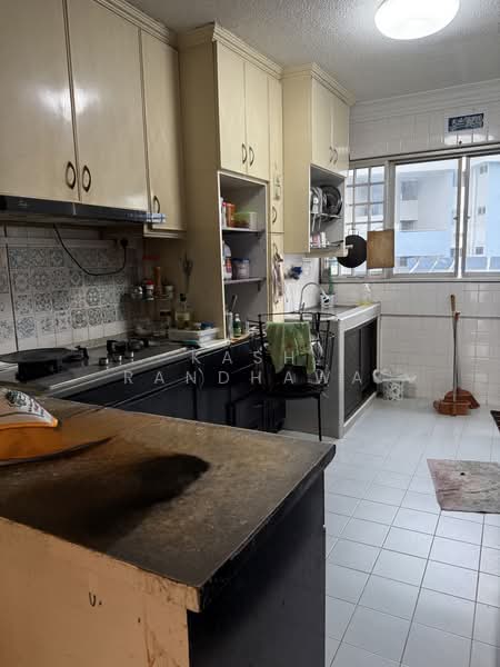 702 Bedok Reservoir Road, 702 Bedok Reservoir Road, 3 Bedrooms, 1,001 sqft, HDB Flat For Rent, by Kash Randhawa, 500166420 - Kitchen - PropertyGuru.com.sg