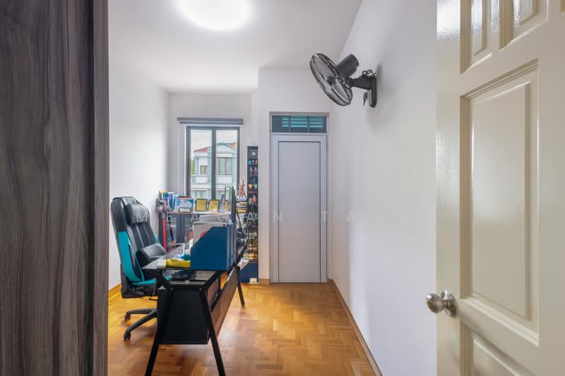 Westville, 129 Westwood Crescent, 5 Bedrooms, 2,700 sqft, Terraced House For Sale, by Meagan Tang, 500166431 - Study - PropertyGuru.com.sg