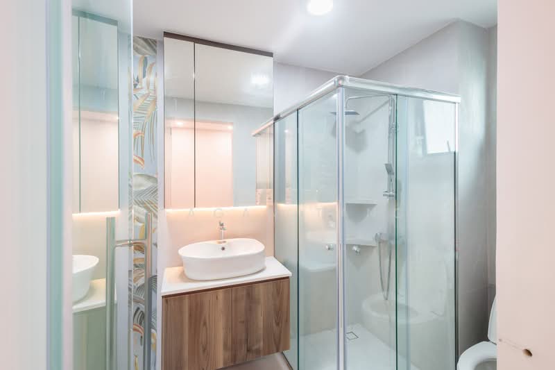 Westville, 129 Westwood Crescent, 5 Bedrooms, 2,700 sqft, Terraced House For Sale, by Meagan Tang, 500166431 - Bathroom - PropertyGuru.com.sg