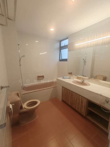 Astrid Meadows, 50 Coronation Road West, 3 Bedrooms, 2,400 sqft, Condominium For Rent, by Connie Seah, 500166452 - PropertyGuru.com.sg